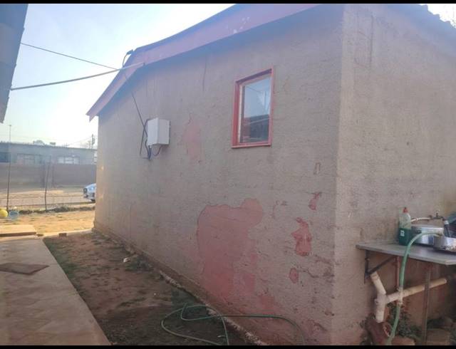 1 BEDROOM HOUSE FOR SALE IN ETWATWA